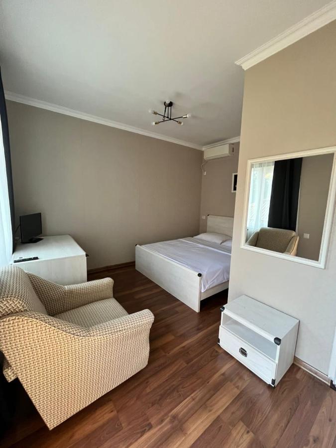 Gostevoy Dom Samir Hotel Gagra Eksteriør billede
